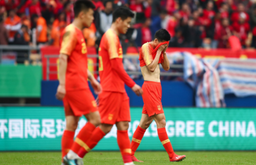 中国杯-国足0-1不敌乌兹别克 两连败零进球排名垫底