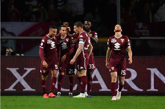 意甲-AC米兰0-2都灵跌出前4 贝洛蒂点球破门小罗马染红