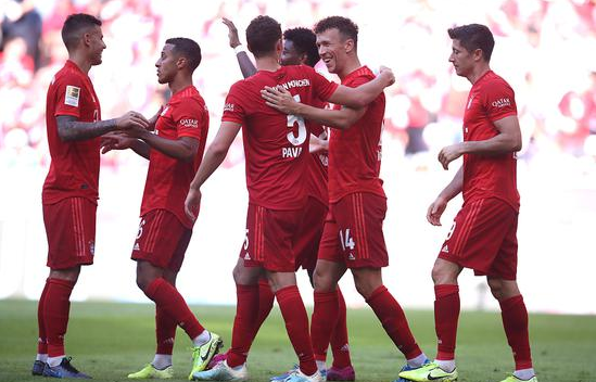 德甲-拜仁6-1逆转美因茨 佩里西奇传射阿拉巴任意球破门