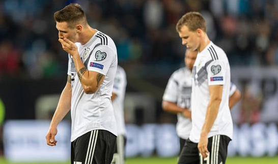 欧预赛-德国主场2-4惨遭荷兰逆转 半场丢4球耻辱落败！
