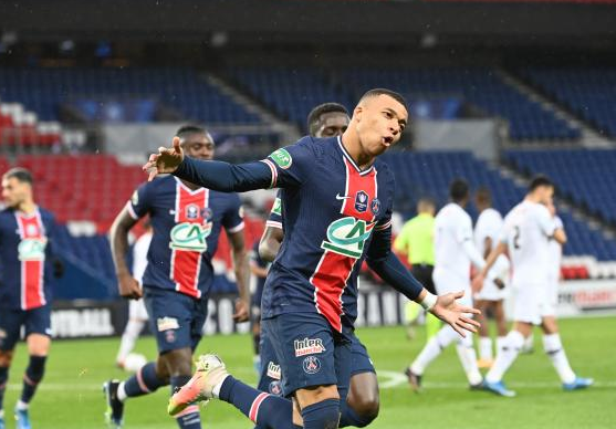 法国杯-姆巴佩双响伊卡尔迪破门 巴黎3-0完胜里尔进八强