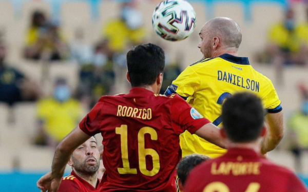 欧洲杯-莫拉塔失单刀奥尔森屡献神扑 西班牙0-0瑞典 