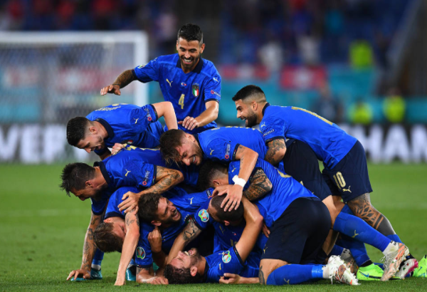 欧洲杯-洛卡特利双响因莫比莱破门 意大利3-0瑞士提前一轮出线 
