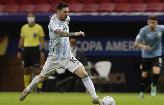美洲杯-阿根廷1-0小胜乌拉圭 梅西助攻铁腰头槌破门