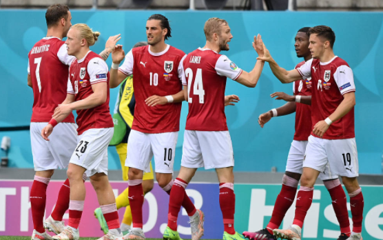 欧洲杯-奥地利1-0乌克兰晋级淘汰赛 妖星破门后伤退阿瑙失良机