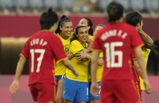奥运-中国女足4中框0-5惨败巴西遭开门黑 玛塔2球