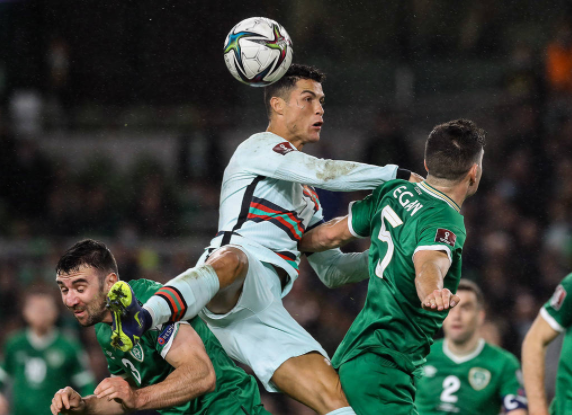 世预赛-C罗哑火佩佩肘击染红 葡萄牙0-0平爱尔兰
