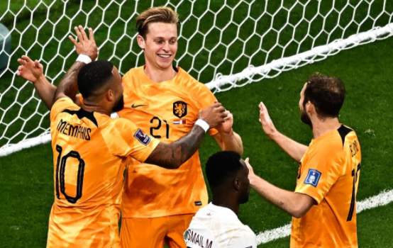 世界杯-荷兰VS美国前瞻：郁金香冲击8强 美国期待20年后再突破