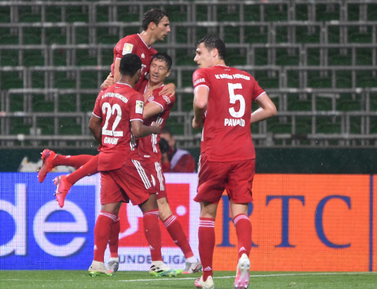 德甲-莱万破门阿方索染红 拜仁1-0提前两轮夺冠