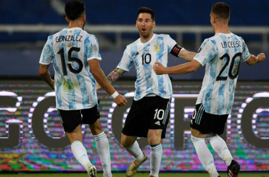 美洲杯-阿根廷1-1战平智利 梅西圆月弯刀劳塔罗失良机