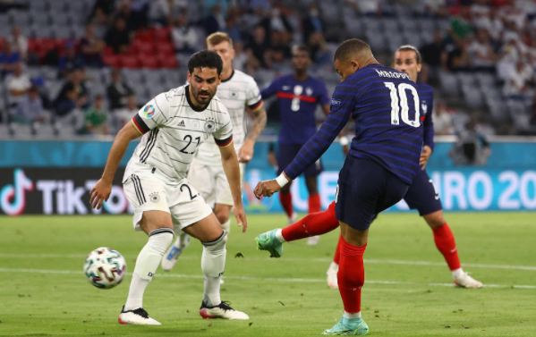 欧洲杯-姆巴佩进球被吹胡梅尔斯乌龙 法国1-0德国 