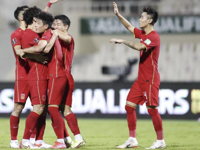 北京时间10月13日凌晨1点，2022年卡塔尔世界杯亚洲区预选赛第三阶段暨12强赛B组第四轮一场比赛将在吉达阿卜杜拉国王体育城进行，中国国家队将挑战沙特阿拉伯队